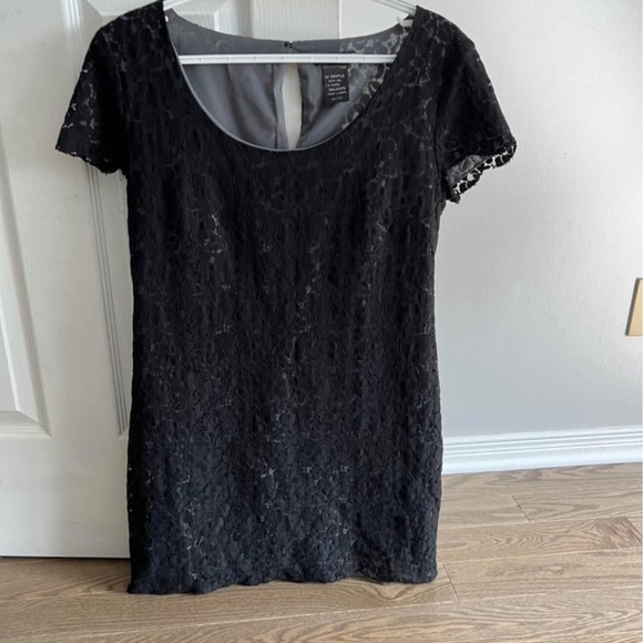 Aritzia Talula Lace Dress - Picture 2 of 3